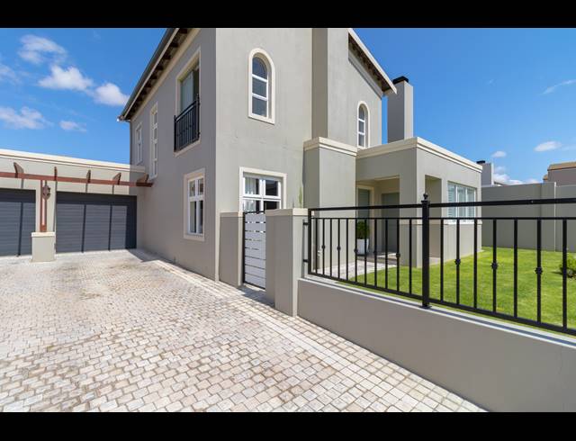 3 BEDROOM HOUSE FOR SALE IN AVALON ESTATE